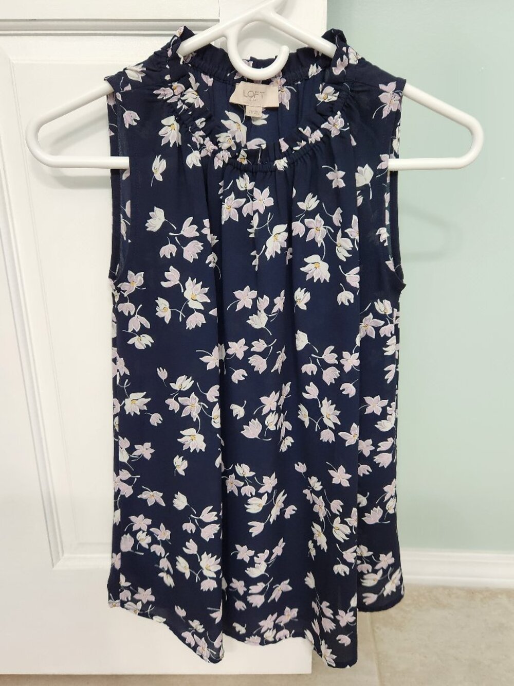 LOFT Women's Dressy Tank / Blouse, Floral Print - Size XS